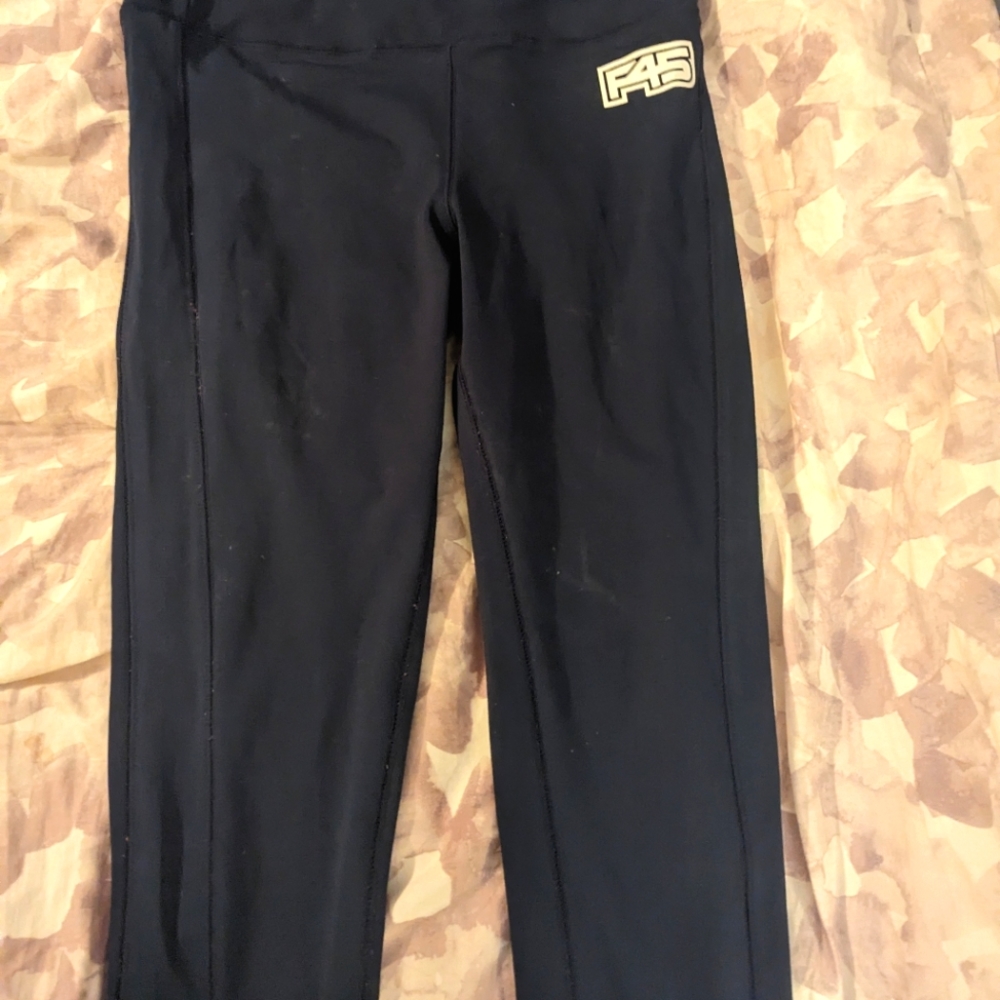 Size M F45 trainer leggings